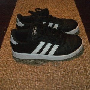 Adidas Classic Black with White Stripes Sneakers Gym Shoes child size 2